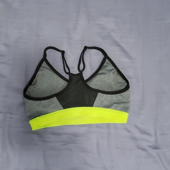 **SOLD**Nike Sportsbra - Picture 2 of 3